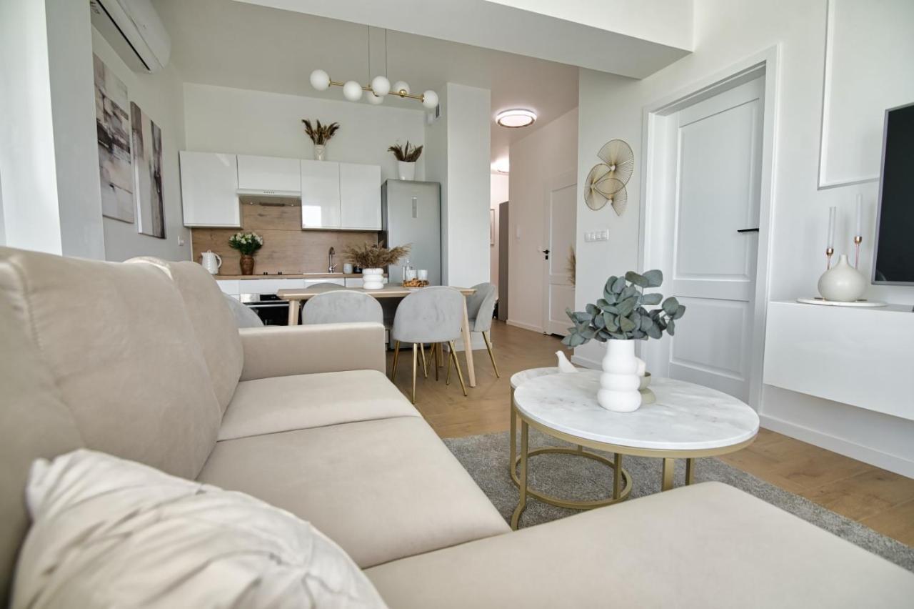 Azyl By Housine Apartment Zator